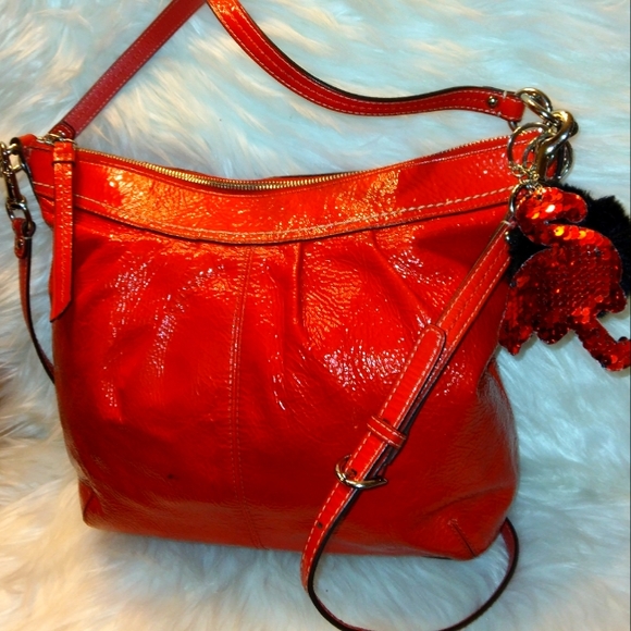 RARE 2011 COACH Soho Bright Red Pleated Convertible Patent Hobo Crossbody Hobo - Picture 6 of 16